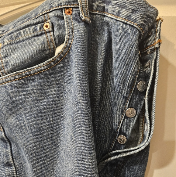 Levi 501 Button Fly Jeans - Picture 4 of 5